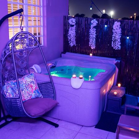 Private Jacuzzi Oasis With Mountain Views And Free Parking Apartment Ponce Exterior photo