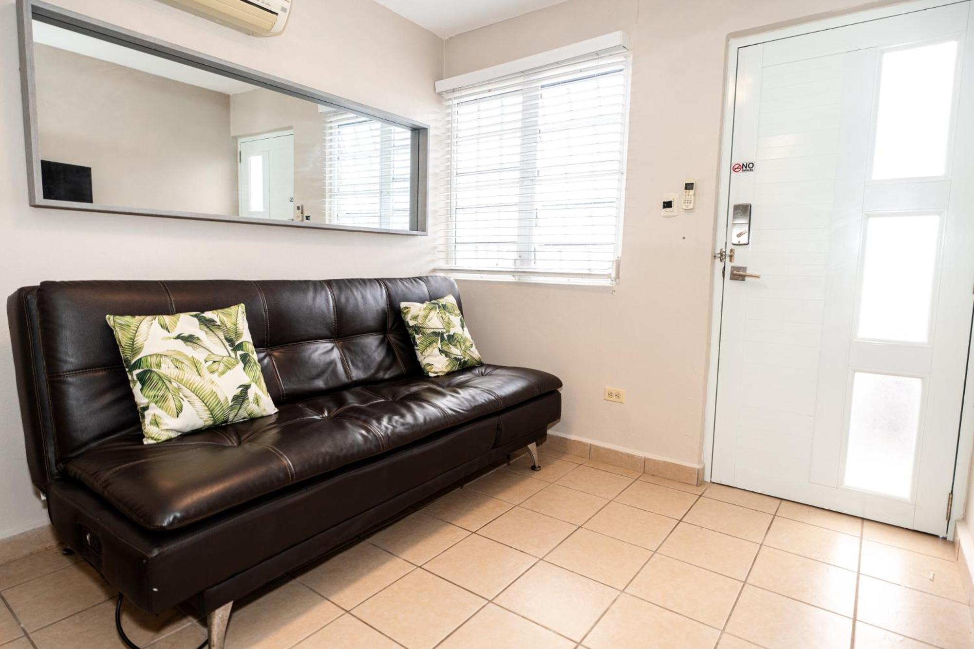 Private Jacuzzi Oasis With Mountain Views And Free Parking Apartment Ponce Exterior photo