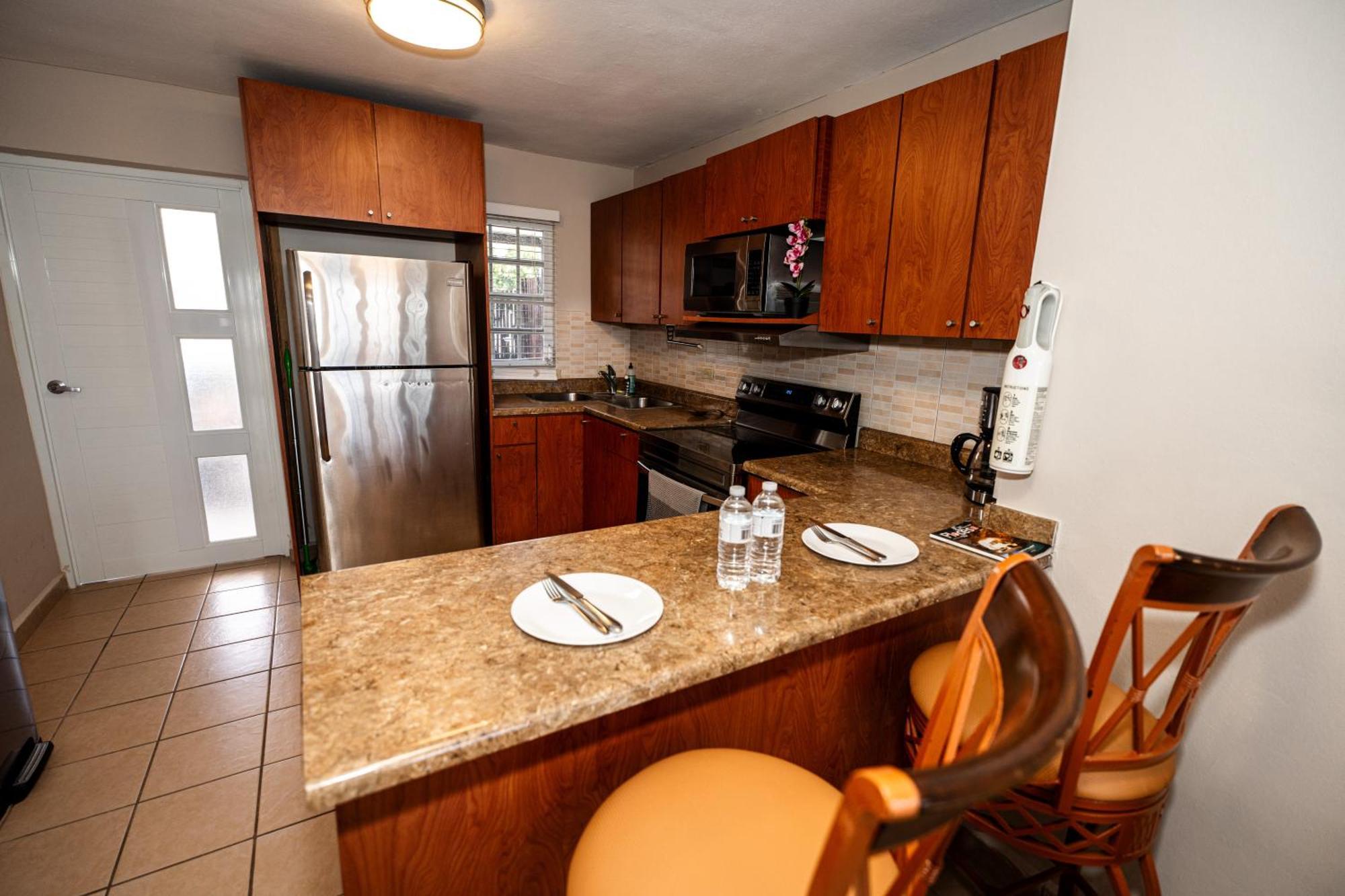 Private Jacuzzi Oasis With Mountain Views And Free Parking Apartment Ponce Exterior photo